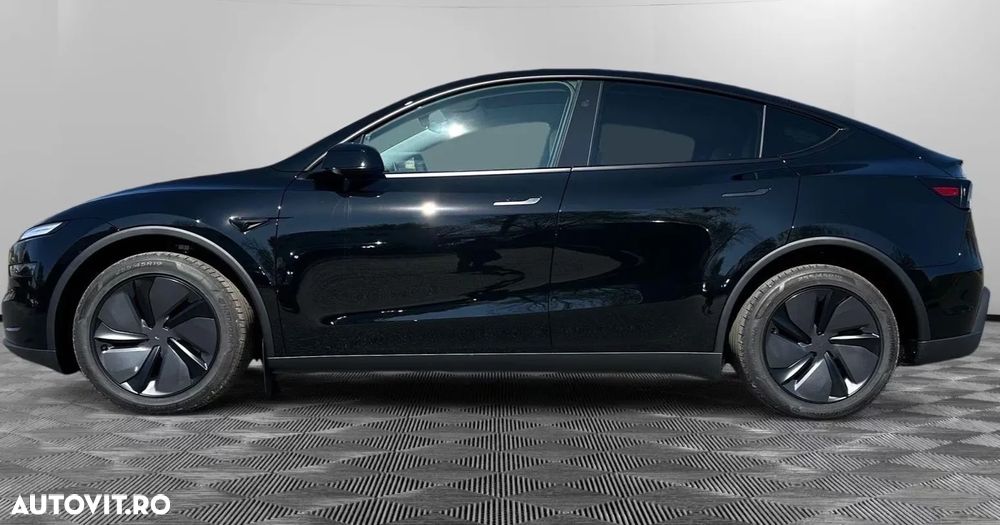 Tesla Model Y AWD Performance - 4