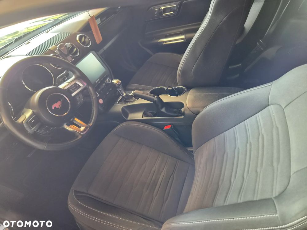 Ford Mustang 5.0 V8 GT - 8