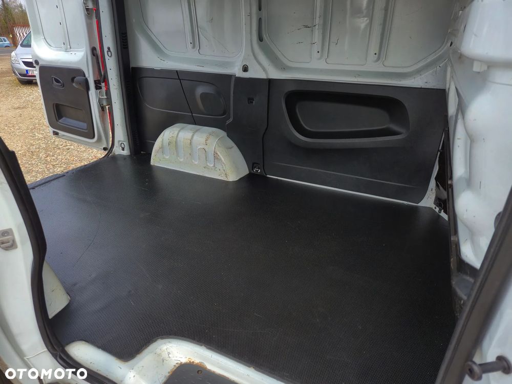 Opel Vivaro - 19