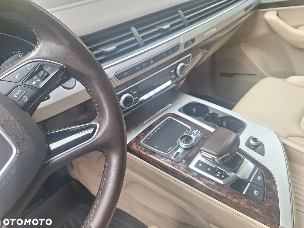 Audi Q7 - 11