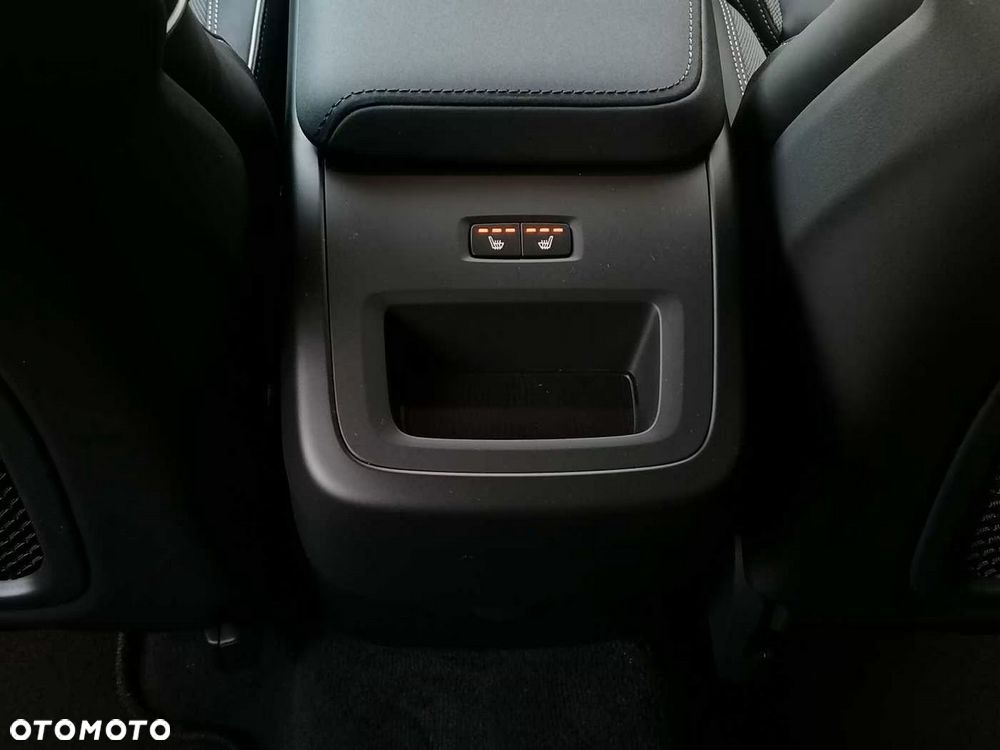 Volvo XC 60 B5 B AWD Plus Black Edition - 15