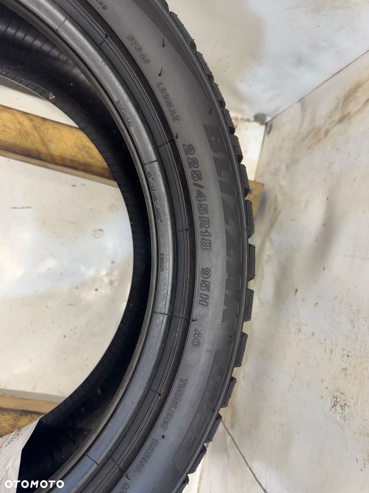 G-2966 225/45R18 95H BRIDGESTONE BLIZZAK LM-30 - 3