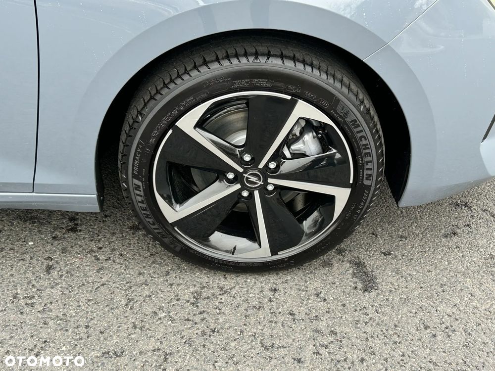 Opel Astra 1.2 T Edition S&S - 4