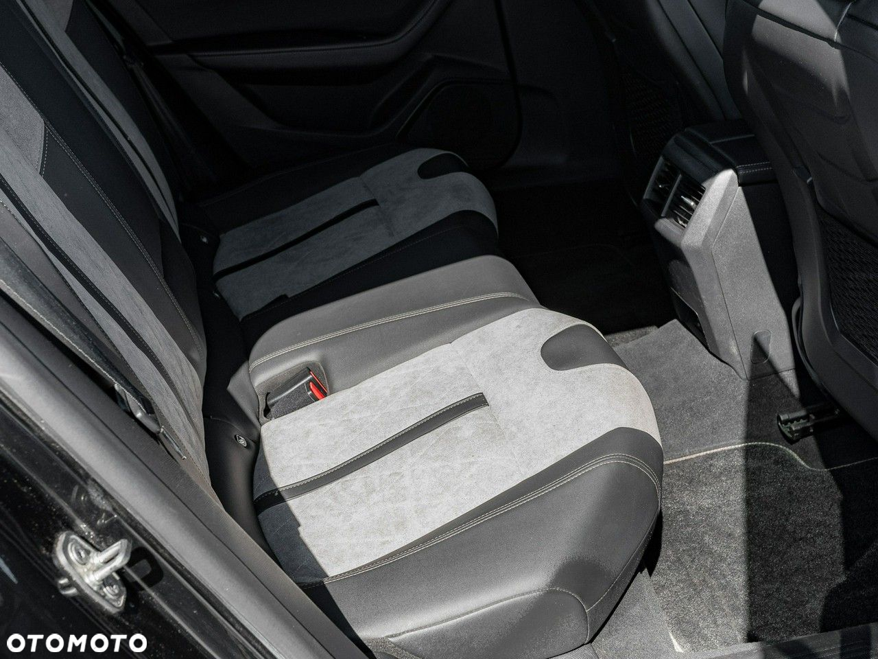 Peugeot 508 1.6 PureTech HYbrid PHEV GT Pack S&S EAT8 - 31