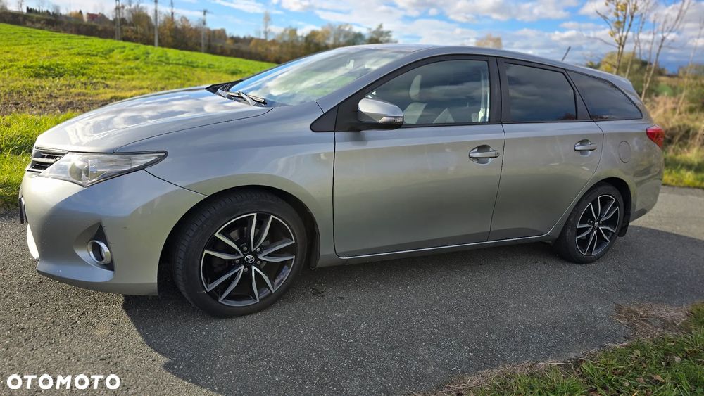 Toyota Auris - 1