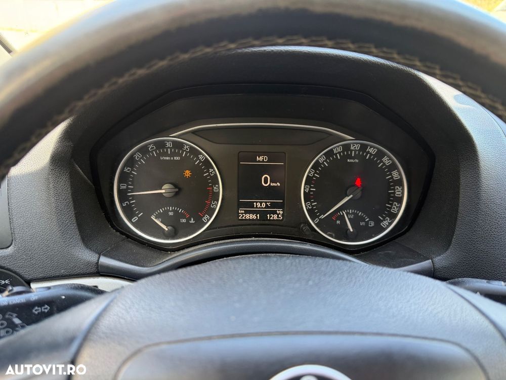 Skoda Octavia 1.6 TDI ELEGANCE - 10