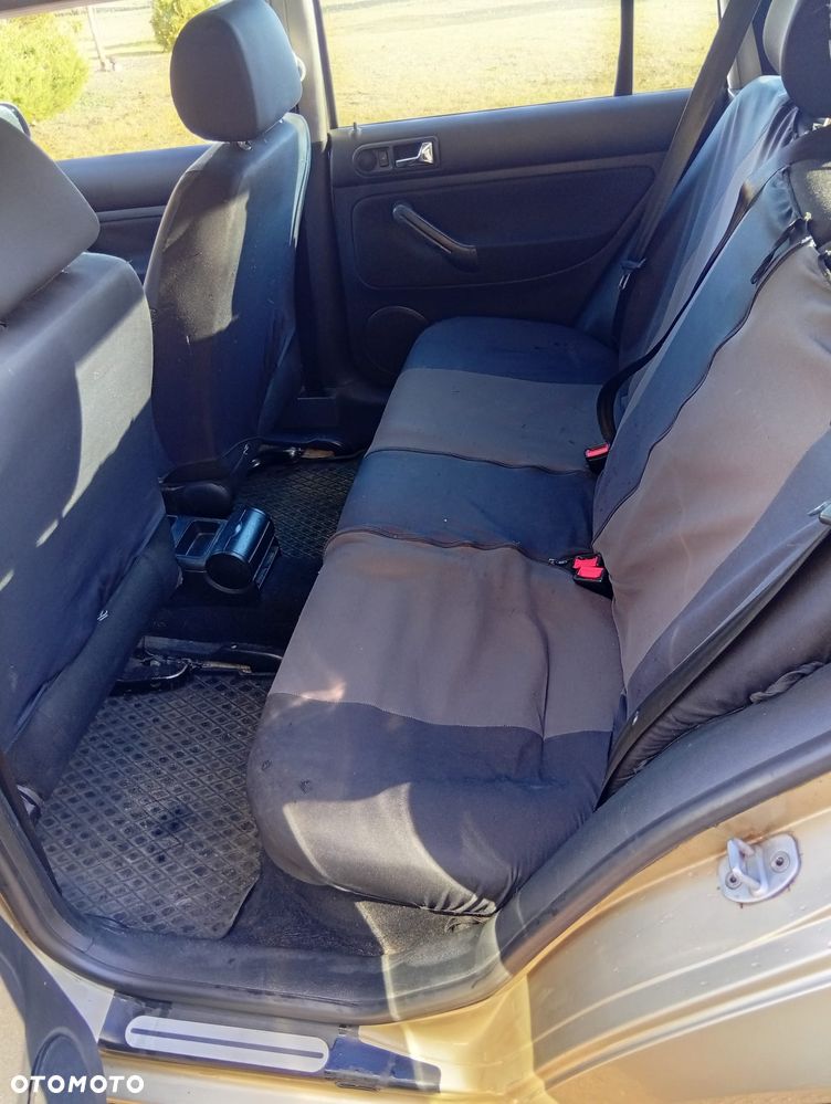 Volkswagen Golf 1.9 TDI Highline - 5