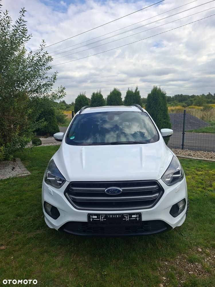 Ford Kuga - 1
