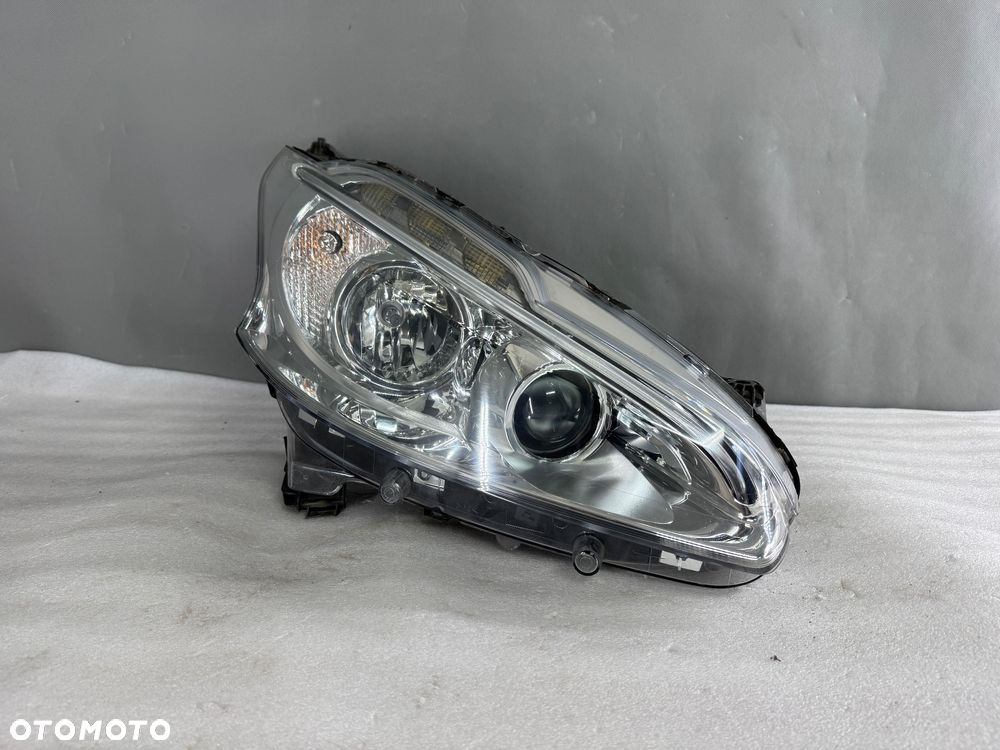 Reflektor Przód strona prawa Peugeot 208 I soczewka led 9802221680 - 1