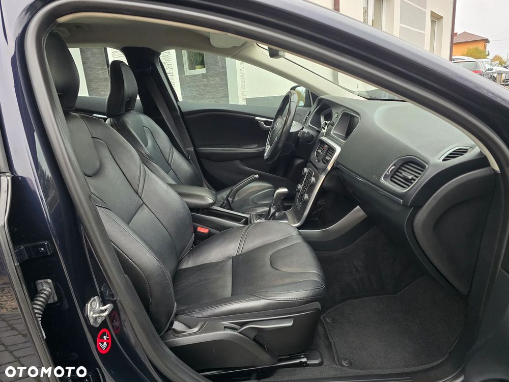 Volvo V40 D2 Summum - 23