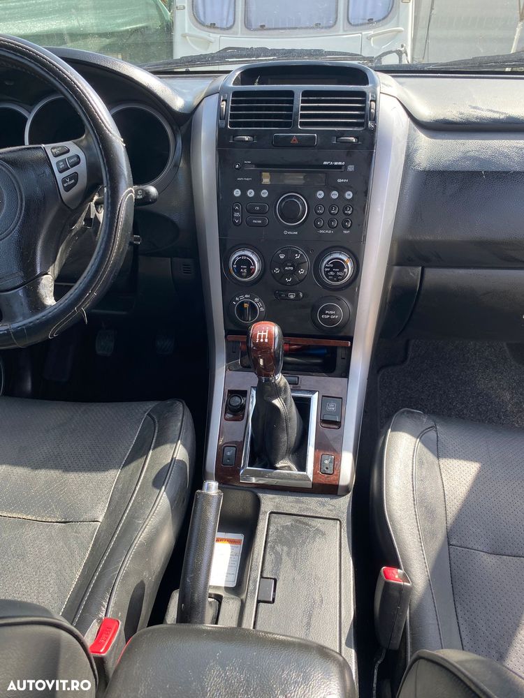 Suzuki Grand Vitara 1.9 DDiS Comfort + DPF Family - 5