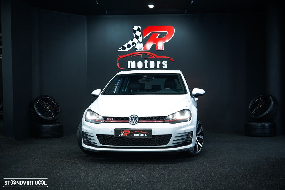 VW Golf 2.0 TSi GTi DSG Performance - 1