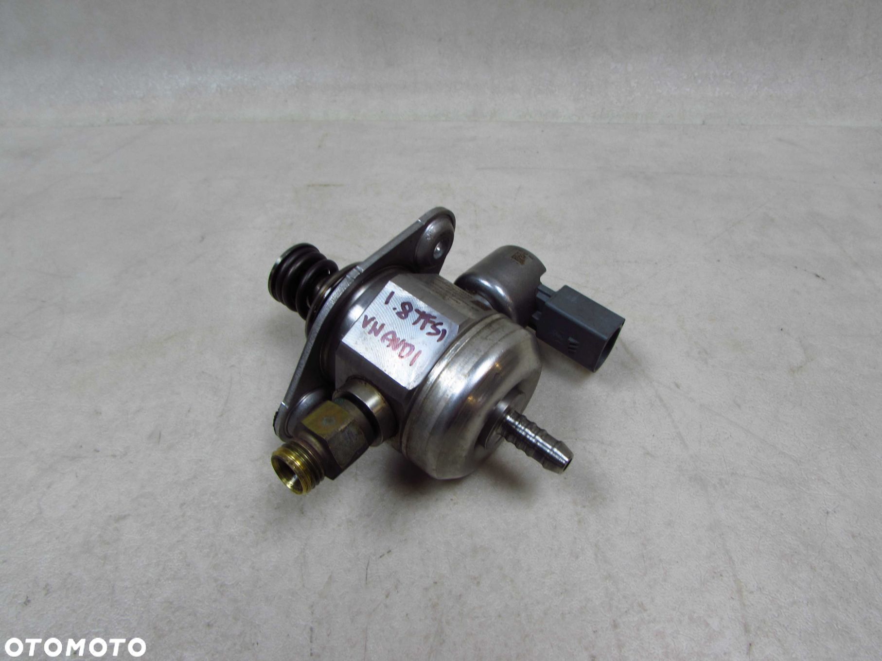 AUDI VW SKODA 1.8 TFSI POMPA WTRYSKOWA PALIWA 06H127025E - 1