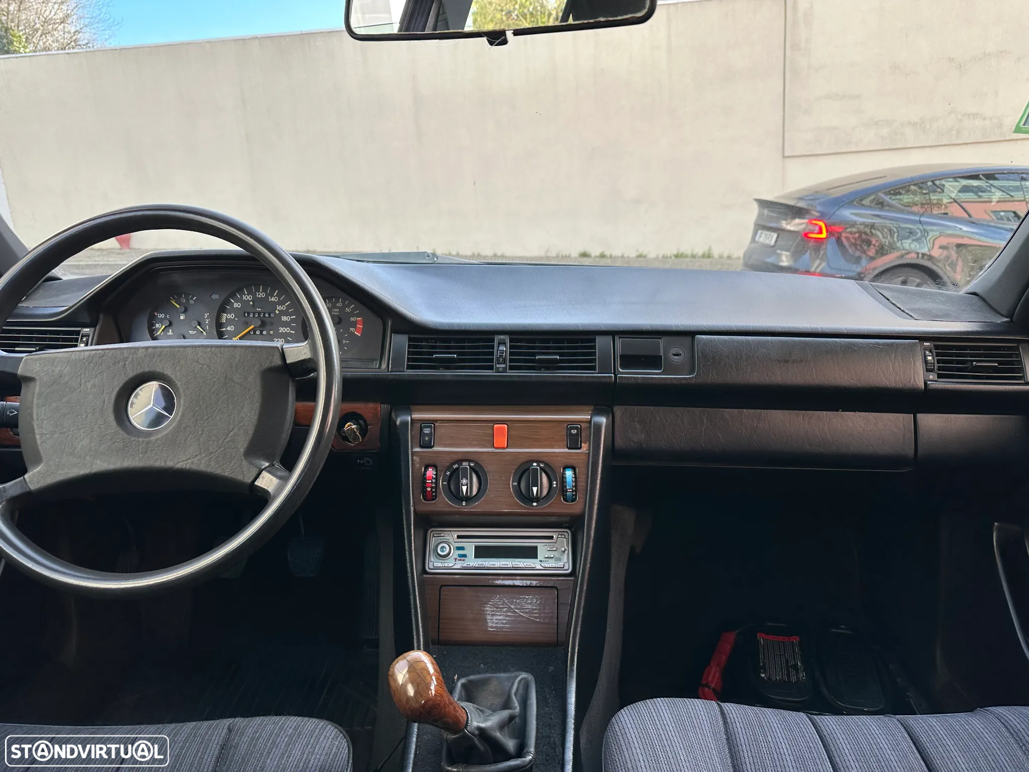 Mercedes-Benz E 230 - 29
