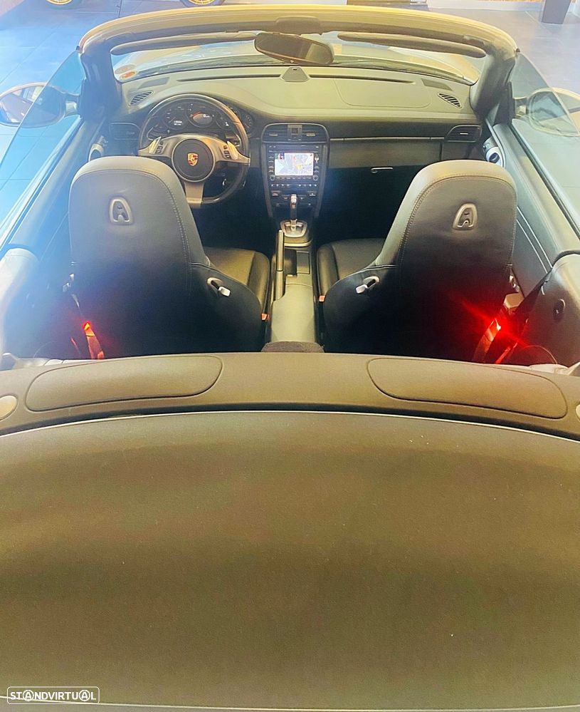 Porsche 911 Série F - 36