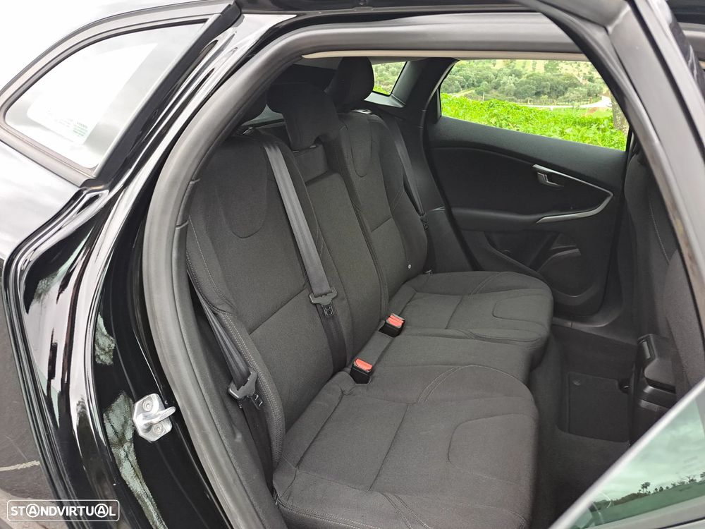 Volvo V40 D2 Kinetic - 21