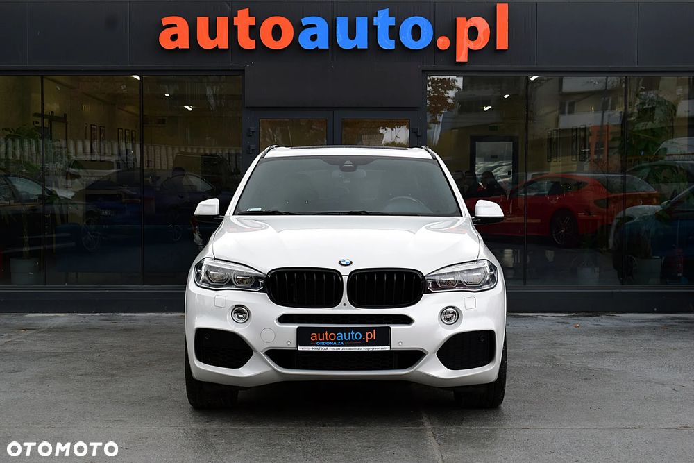 BMW X5 xDrive50i Sport-Aut - 2