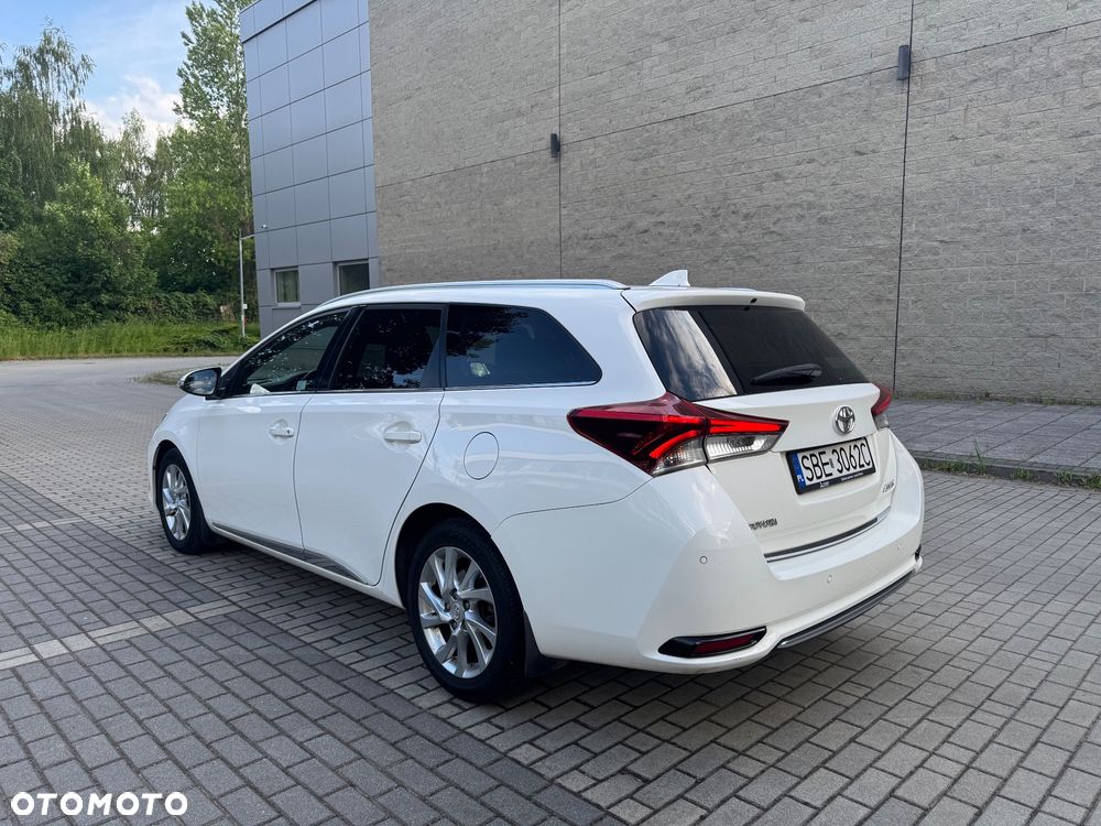 Toyota Auris 1.6 D-4D Premium - 5