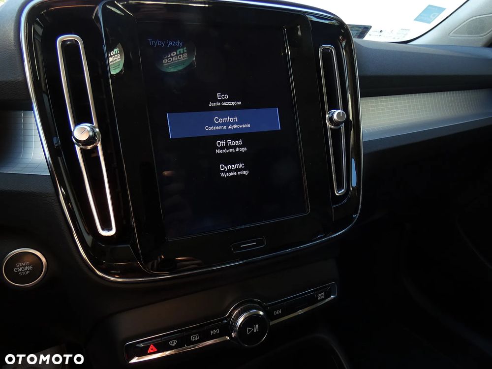 Volvo XC 40 D4 AWD Momentum (Intro Edition) - 36