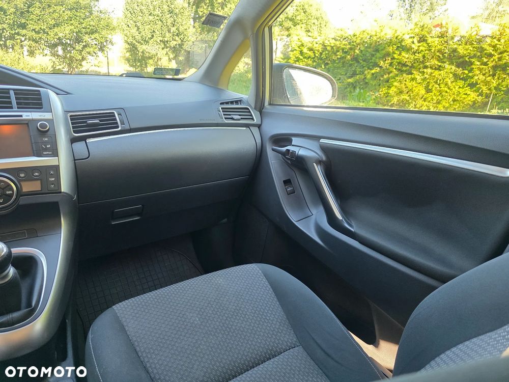 Toyota Verso 1.8 Prestige - 10
