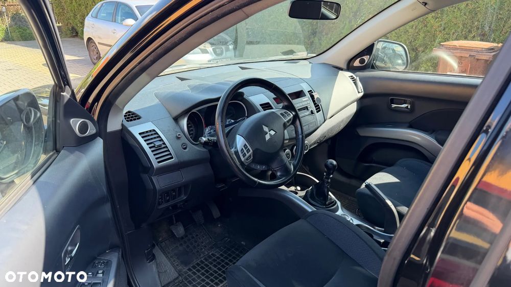 Mitsubishi Outlander - 8