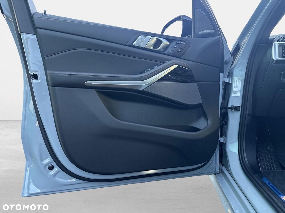 BMW X7 - 12