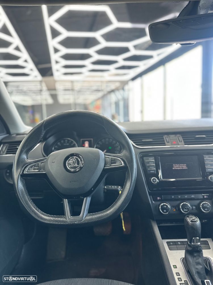 Skoda Octavia Break 1.6 TDi Style DSG - 5