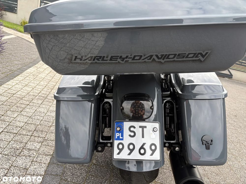 Harley-Davidson Touring Street Glide - 11