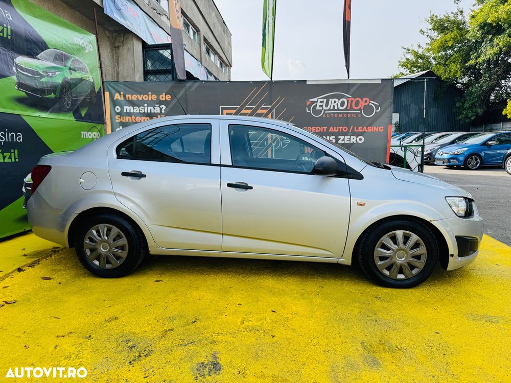 Chevrolet Aveo - 4
