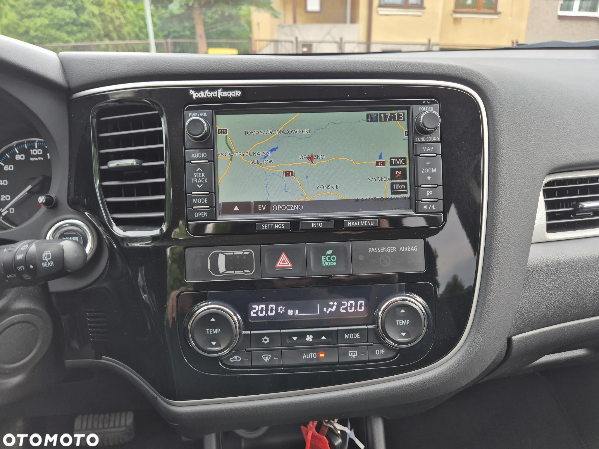 Mitsubishi Outlander 2.0 4WD Plug-In Hybrid - 31