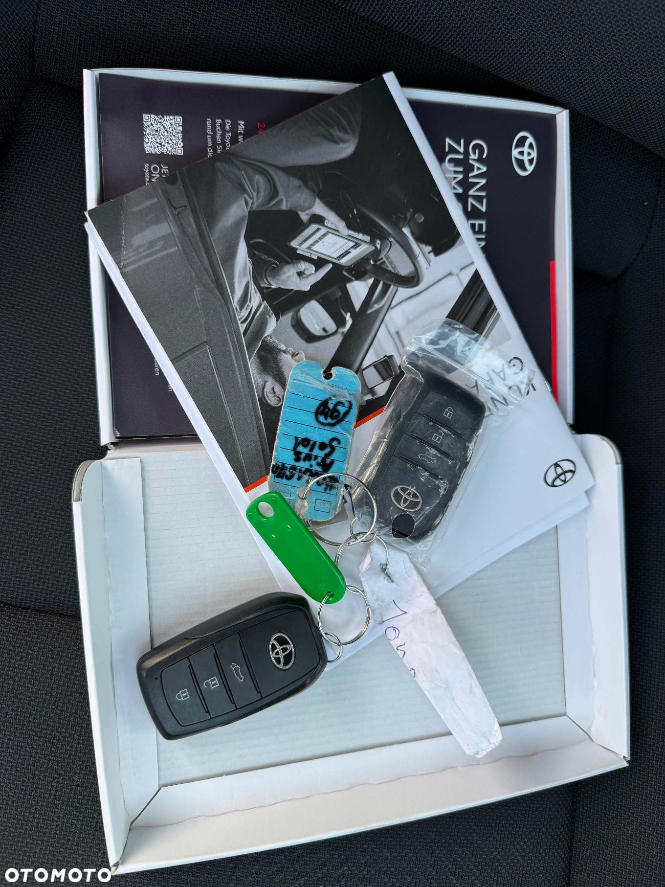 Toyota Prius Plug-in 2.0 Hybrid Executive - 30