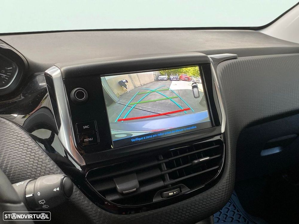 Peugeot 208 1.2 PureTech Signature - 12