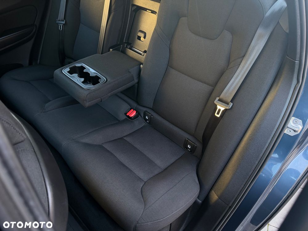 Volvo XC 60 D4 AWD Momentum - 31