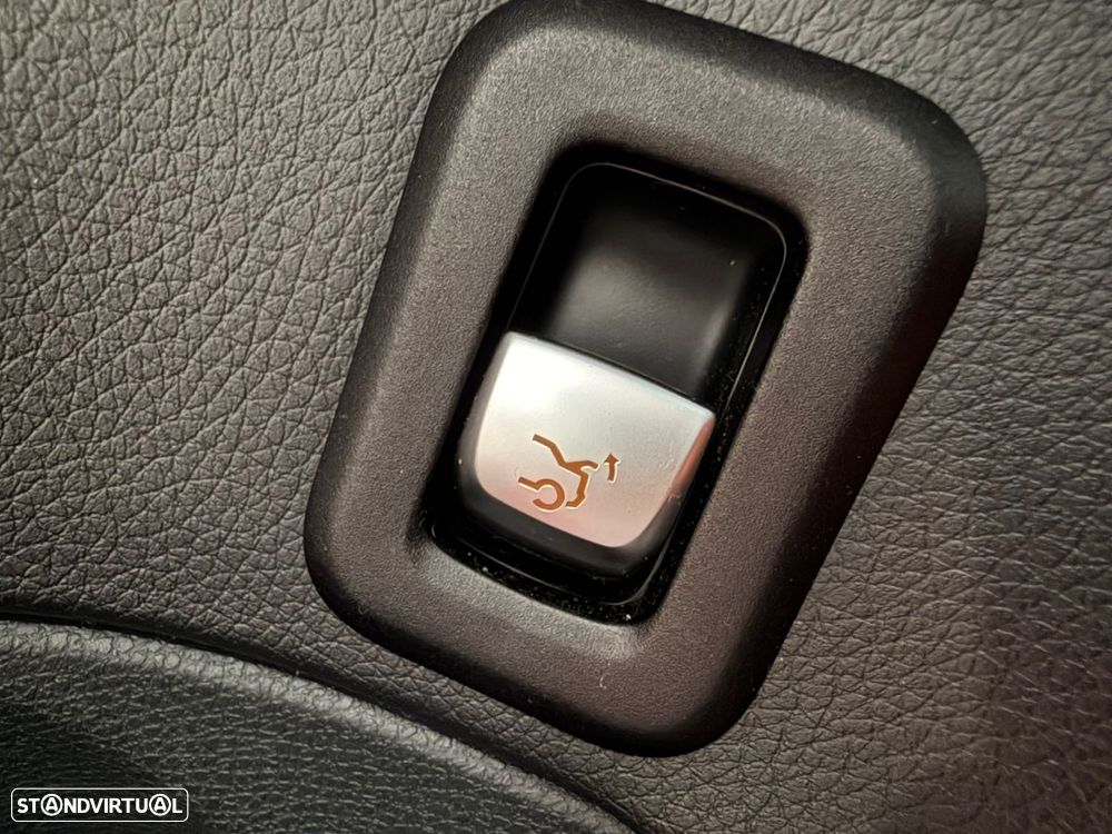 Mercedes-Benz C 200 AMG Line - 23