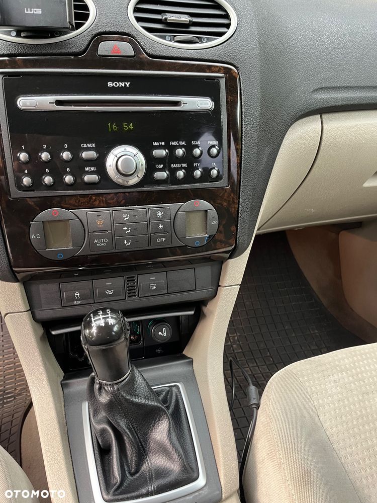 Ford Focus ver-ghia - 14
