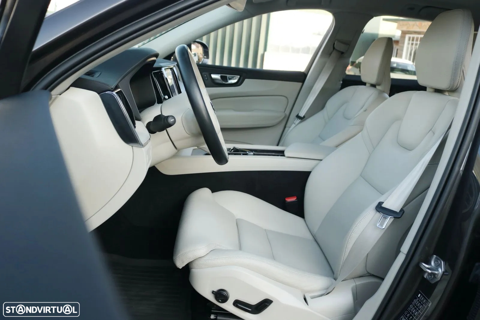 Volvo XC 60 2.0 T6 PHEV Inscription Expression AWD - 16
