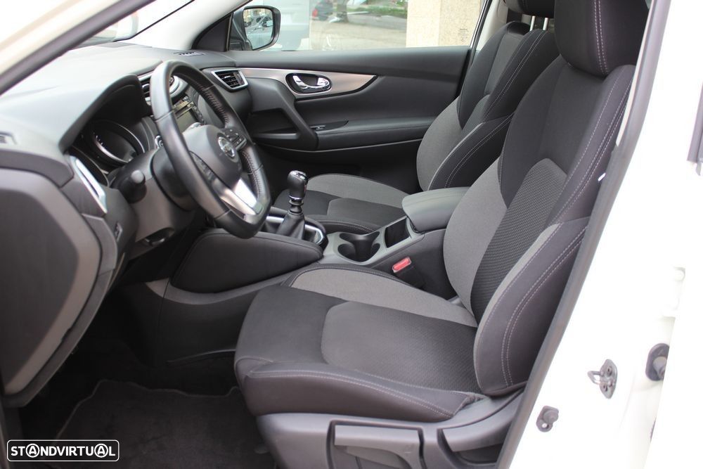 Nissan Qashqai 1.3 DIG-T N-Connecta - 17