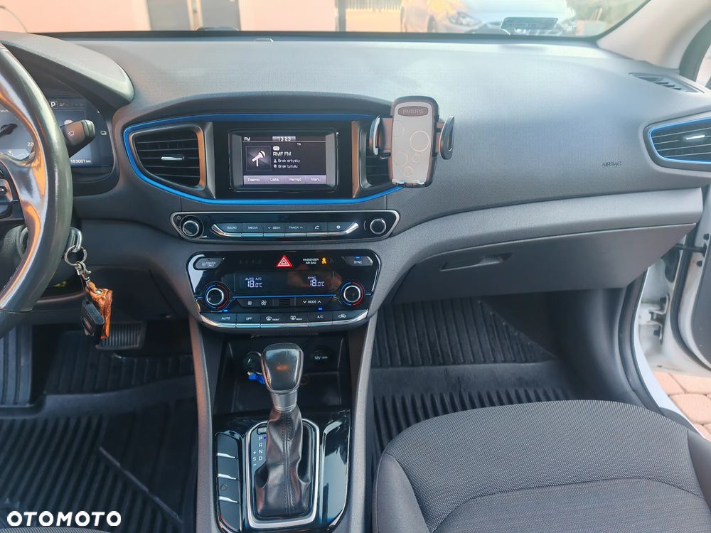 Hyundai IONIQ Hybrid Business - 6