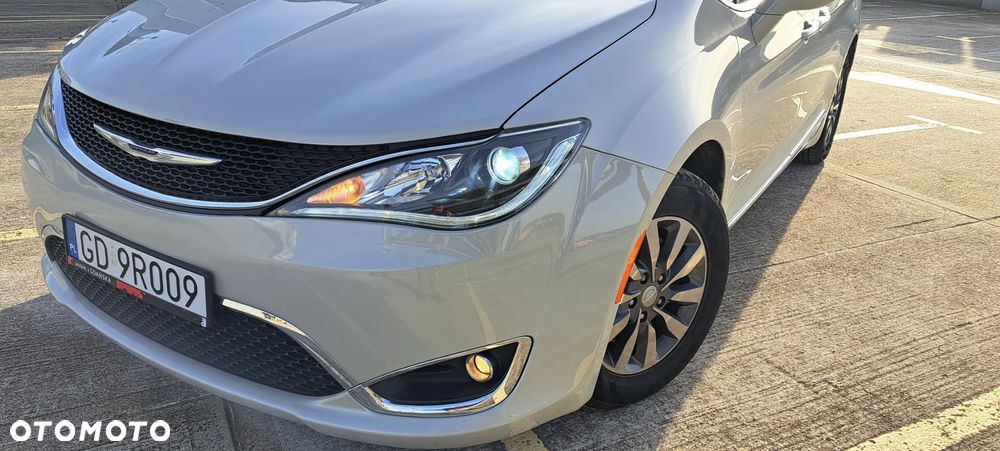 Chrysler Pacifica - 18