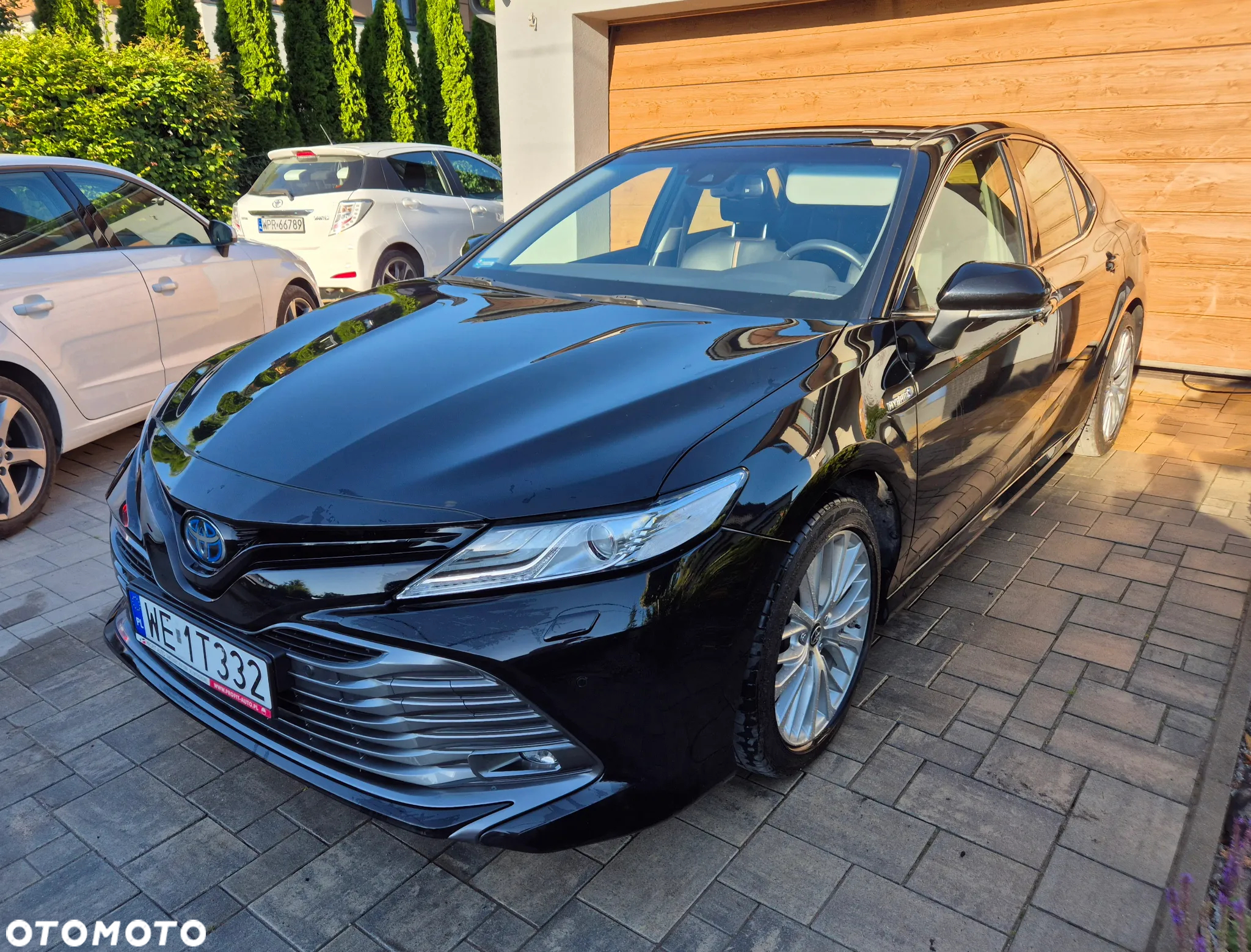 Toyota Camry 2.5 Hybrid Executive CVT - 3
