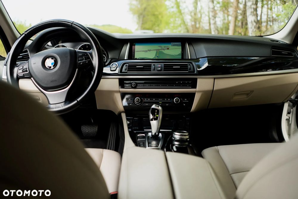 BMW Seria 5 520d xDrive Luxury Line - 27