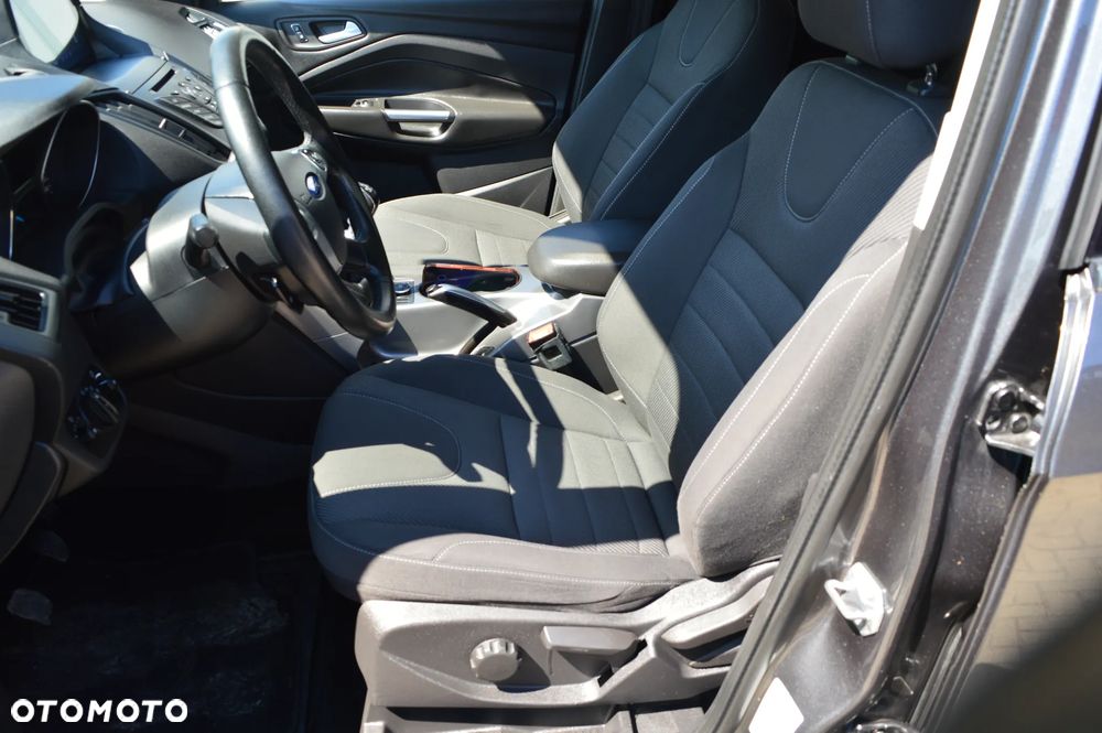 Ford Kuga 2.0 TDCi 2x4 Titanium - 19