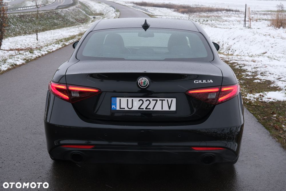 Alfa Romeo Giulia 2.0 Turbo 16V AT8 Veloce - 8