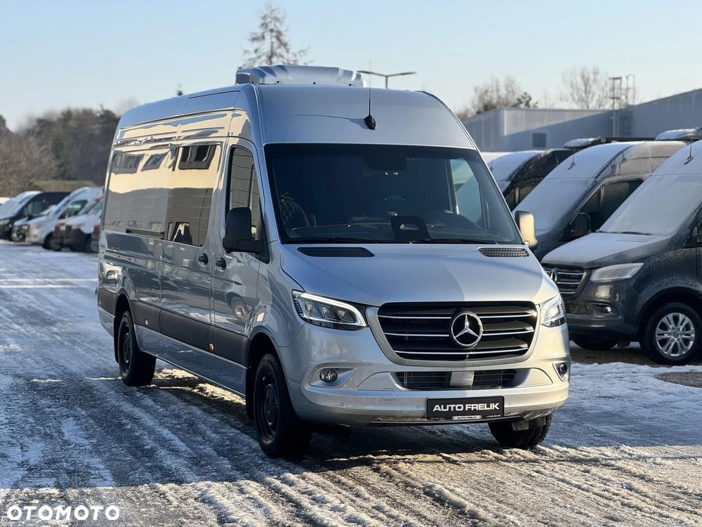Mercedes-Benz Sprinter - 2