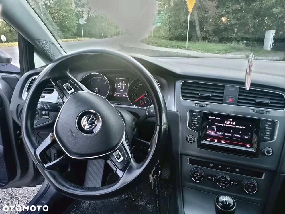 Volkswagen Golf - 6