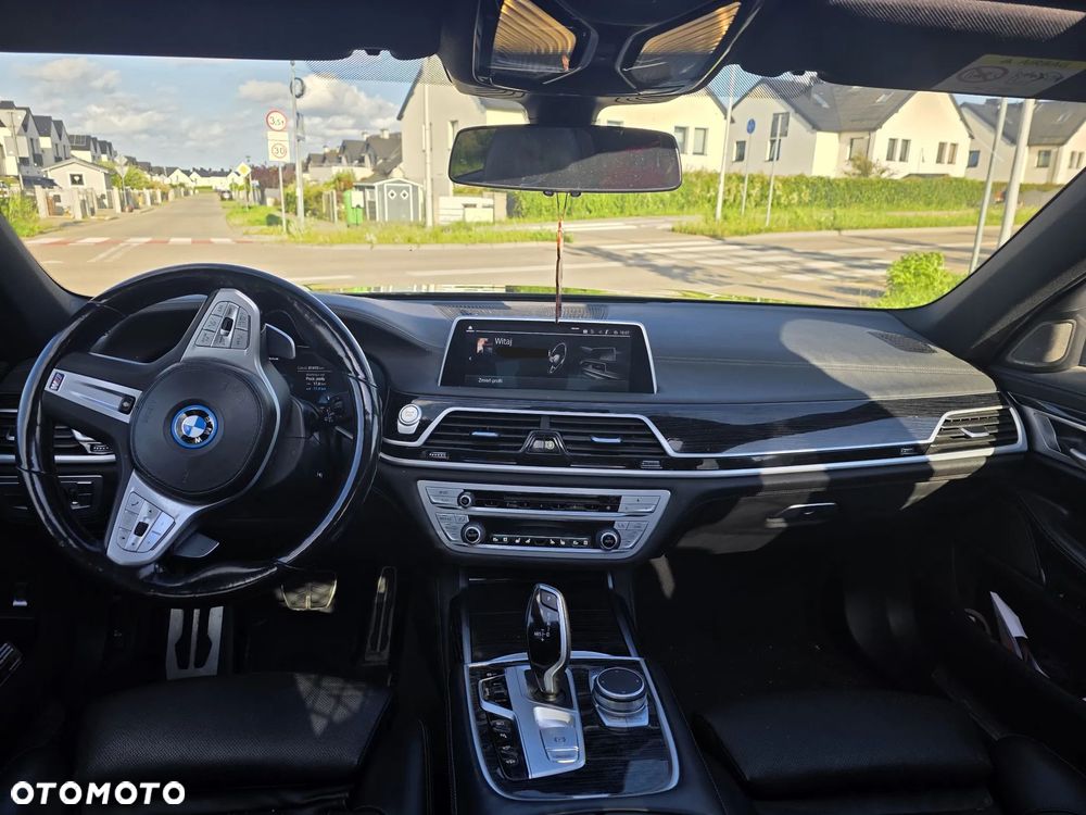 BMW Seria 7 - 16