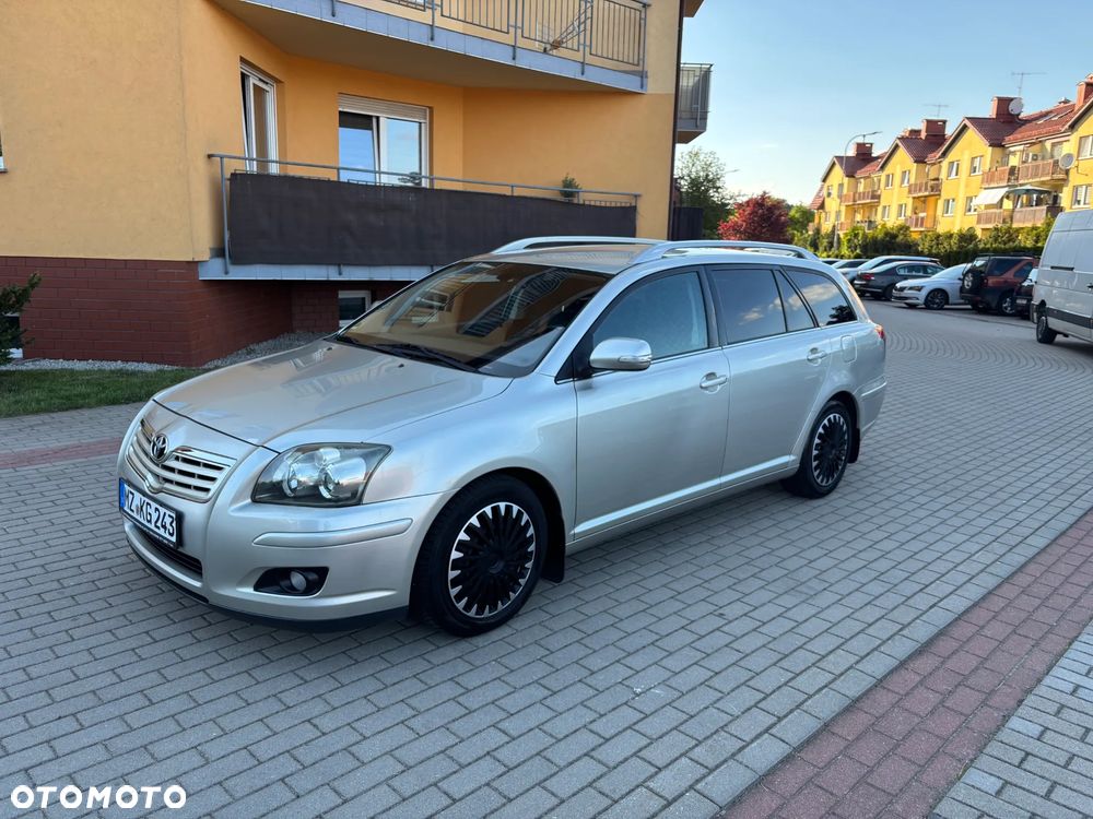 Toyota Avensis 1.8 VVT-i Executive - 4