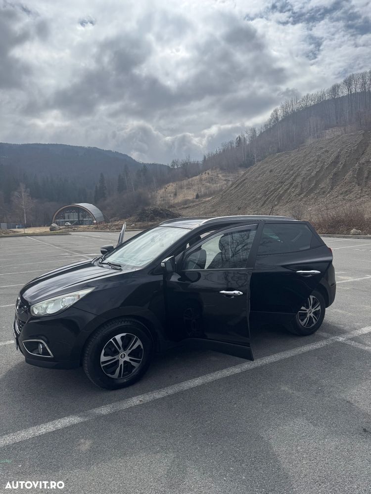 Hyundai ix35 2.0 CRDI High 4WD GLS Style + NAV - 5