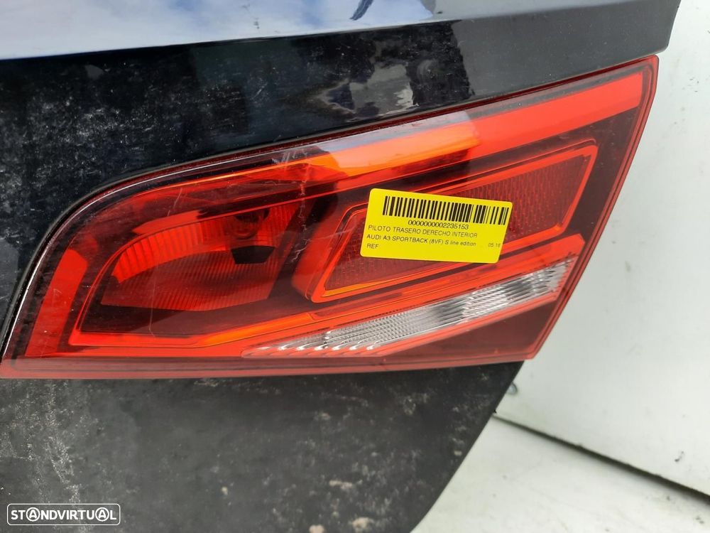 FAROLIM TRASEIRO DIREITO INTERIOR AUDI A3 - 1