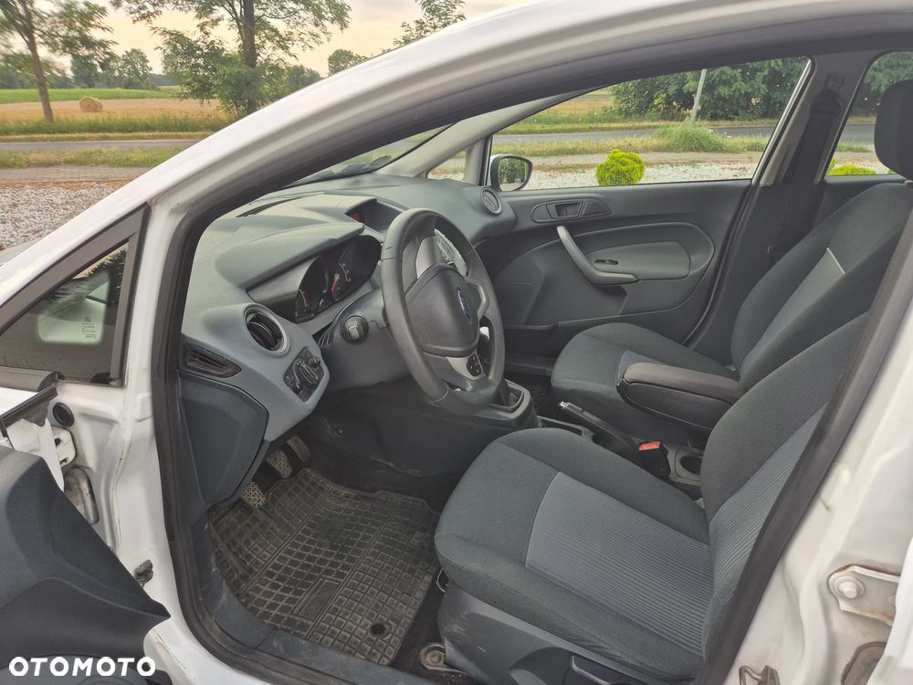 Ford Fiesta 1.25 Ambiente - 13